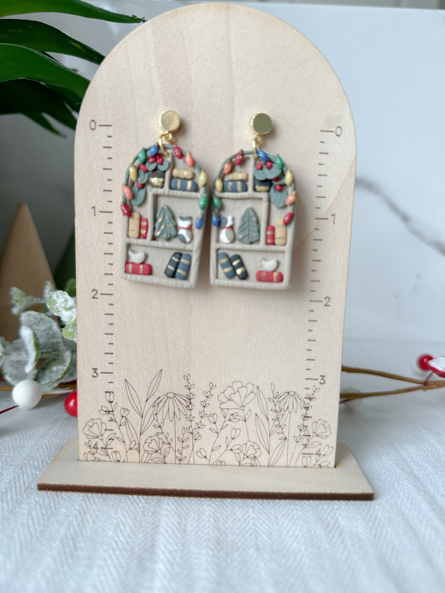 Christmasy Bookshelf