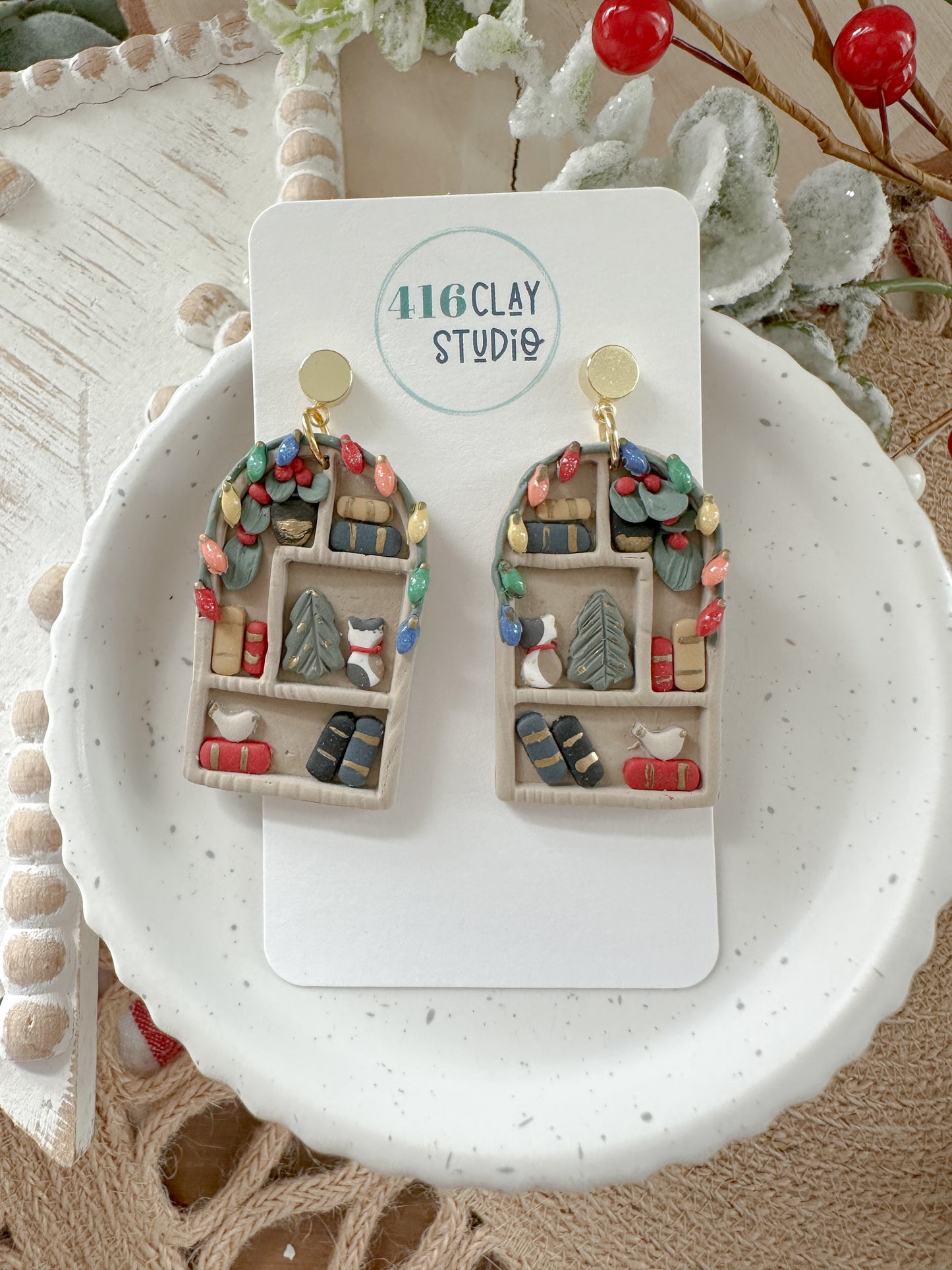 Christmasy Bookshelf