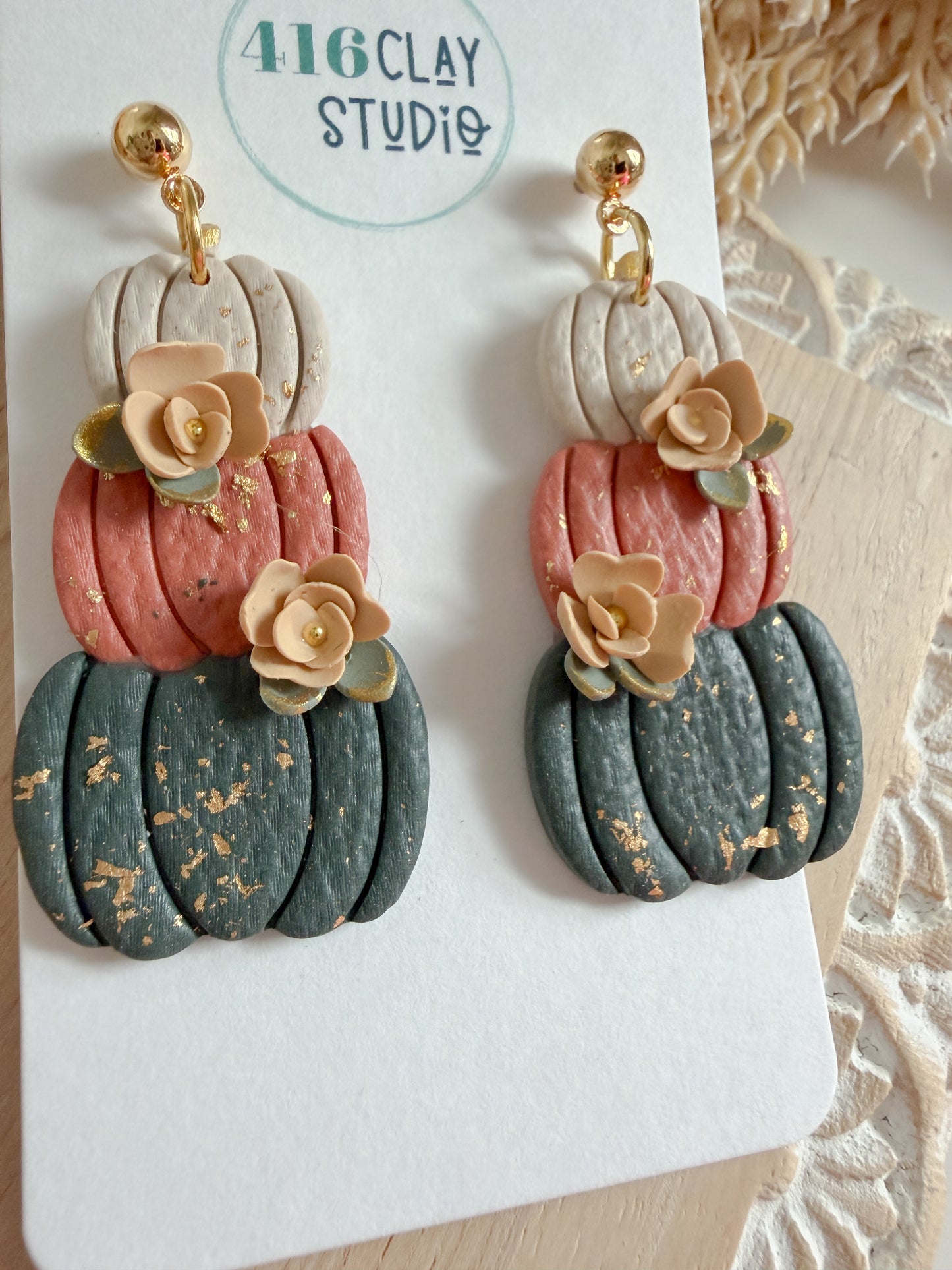 Wildflower Pumpkin Stack